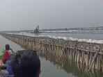 Pagar-laut-misterius-Bekasi.jpg