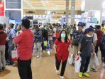 Para-pelaku-bisnis-di-industri-pengolahan-plastik-dan-karet-memperkenalkan-teknologi.jpg