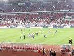 Para-pemain-Timnas-Bahrain-saat-memasuki-lapangan-SUGBK.jpg