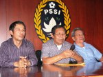 Para-pemilik-suara-PSSIdari-kiri-ke-kananyunus-nussiusman-fakaubunharbiansyah-hanafi.jpg