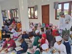Para-santri-TPA-Natabel-Jannah-di-Palangka-Raya-belajar-membaca-dan-memahami-Al-Quran.jpg