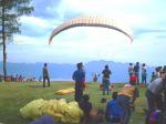 Paralayang-di-Puncak-Lawang.jpg