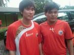 Park-Kyong-Min-Berfoto-Bersama-Salah-Seorang-Anggota-The-Jakmania.jpg