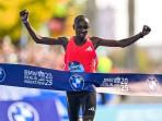 Berlin Marathon 2025: Cuaca Panas Bikin Sabastian Sawe Gagal Pecahkan Rekor Dunia Kelvin Kiptum
