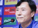 Pelatih-Laos-asal-Korea-Selatan-Ha-Hyeok-jun.jpg