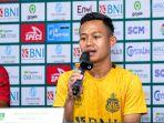 Pemain-Bhayangkara-FC-Sani-Rizki-Fauzi-saat-menghadiri-sesi-prematch.jpg