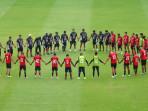 Pemain-Persipura-berkumpul-di-Stadion-Jatidiri-Semarang.jpg