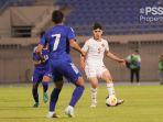 Pemain-Timnas-Indonesia-U-17-Mathew-Baker-dalam-laga-kontra-Kuwait.jpg