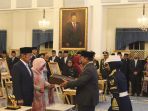 Pemberian-Anugerah-Pahlawan-Nasional_20251110_154313.jpg