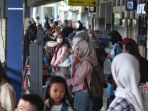 Pemudik-Mulai-Padati-Stasiun-Kereta-Api-Kota-Baru-Malang_20250328_135248.jpg