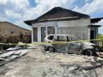 Penampakan-rumah-korban-yang-hangus-terbakar-Senin-27102025-dini-hari.jpg