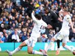 Penyerang-Tottenham-Hotspur-Mathys-Tel-tengah.jpg