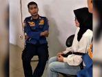 Perempuan-cantik-curhat-ke-petugas-damkar.jpg