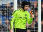 Petr-Cech-dua-jari-pagar.jpg