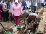 Polda Bengkulu Bedah Rumah Keluarga Balita Penderita Cacing Gelang di Seluma