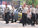 Polisi-lagi-berjaga-jaga-di-lokasi-temuan-bom-serpong.jpg