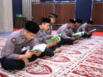 Lantunan Ayat Tahfidz PTIQ Iringi Khataman di Mushola Divhumas Polri