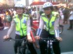 Polwan-bersepeda-amankan-tahun-baru.jpg