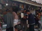 Gaung Literasi dalam Setapak Kios-Kios di Pasar Buku Bekas Alun-Alun Lor Solo