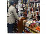 Prabowo Sempatkan Singgah ke Toko Buku Langganannya yang Sudah Berdiri Sejak 1953 di New Delhi India