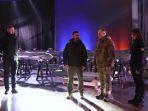 Presiden-Ukraina-Volodymyr-Zelensky-saat-meninjau-produksi-Drone-Peklo.jpg
