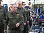 Putin Berseragam Militer, Pantau Latihan Gabungan Rusia-Belarusia