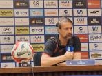 Mauricio Souza Kecewa Berat Persija Tumbang dari Persib, Wasit Jadi Sasaran Kritik