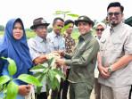 Kemenhut Target Distribusikan 17 Juta Bibit Pohon kepada Masyarakat Hingga Akhir Tahun 2025