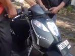 Pemotor Tumbang ke Aspal Diduga karena Rangka Skuter Genio Mendadak Patah