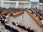 Rapat-Panja-Biaya-Haji-Komisi-VIII-DPR-dan-Menteri-Agama-Nasaruddin-Umar-dan-wamenag.jpg