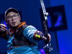 Raymond-Huang-seorang-superstar-barebow-dunia.jpg