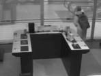 Rekaman-CCTV-menunjukkan-momen-pelaku-masuk-ke-area-toko-ponsel-di-mal-Cikarang.jpg