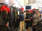 Berburu Apparel di IMOS 2025, Ada Jaket Air Intake dengan Outer dari Bahan Polyester