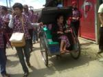 Rieke-Diah-Pitaloka-naik-becak.jpg