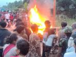 2 Ibu-ibu Jadi Pemicu Warga Bakar Rumah Terduga Bandar Narkoba di Rokan Hilir, Protes Anak Dapat THR