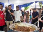Sandiaga Uno Turun ke Dapur, Masak Daging Kurban Jadi Rendang di Kampung Cahaya