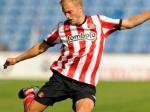 Sebastian-Larsson-nendang-bola-kenceng-de.jpg