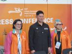 Sekjen-FGI-Sri-Sundari-Ketum-NOC-Indonesia-Raja-Sapta-dan-Ketum-FGI-Ita-Yuliati-foto-bersama.jpg