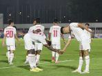 Selebrasi-Jens-Raven-dan-Meshaal-Hamzah-di-laga-Timnas-U20-Indonesia-vs-Timor-Leste.jpg