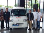 Serah-terima-11-unit-kendaraan-listrik-Mitsubishi-L100-dari-MMKSI.jpg