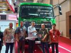 UD Trucks Serah Terima 9 Unit Quester GKE 280 ke Perusahaan Transporter Surabaya di GIIAS 2025