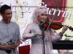 Sherrin-Tharia-di-pesta-rakyat.jpg