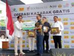 Kembalikan Harapan Pasien Katarak, Perusahaan Ini Gelar Operasi Gratis di RS Unpad