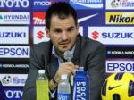 Simon-McMenemy-jumpa-pers.jpg