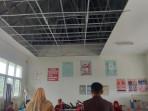 Siswa-SDN-004-Nunukan-belajar-di-kelas-nyaris-roboh.jpg