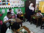 Siswa-SLB-5-Slipi-Antusias-Ikuti-Program-Makan-Bergizi-Gratis_20250106_193528.jpg