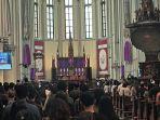 Ribuan Umat Padati Gereja Katedral Jakarta, Ibadat Jumat Agung Berlangsung Khidmat dan Penuh Makna