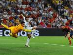 Sundulan-Xabi-Alonso.jpg