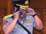 Susno-Duadji-PEGANG-TOPI.jpg