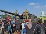 MBT Leopard 2A4, Tank Canggih TNI AD Jadi Primadona Warga untuk Berfoto